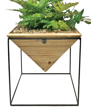 Hadley Pyramid W/Stand